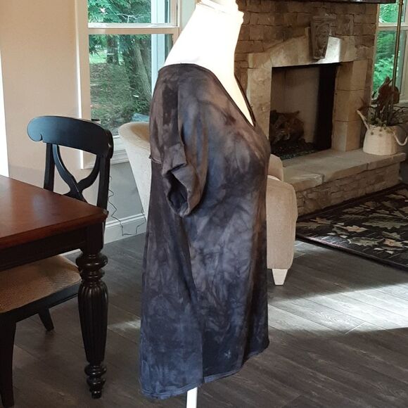 Tahari Black and Gray Tie Dye Cuff Sleeve Tee Shirt - Picture 2 of 8